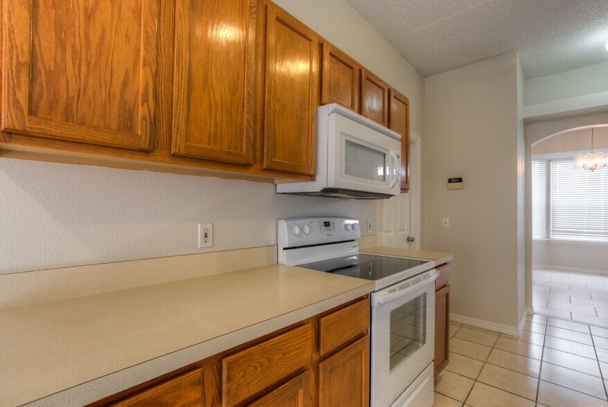 Building Photo - 2510 Sherbrook Ln