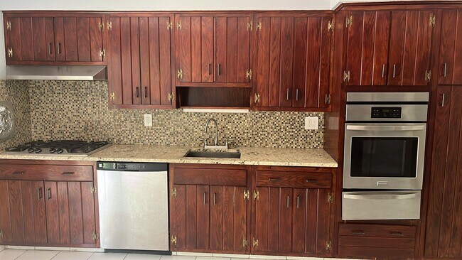 Building Photo - 56 Capral Ln