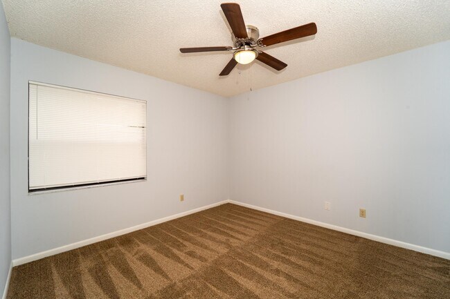 Building Photo - 23 Catalonia Ct