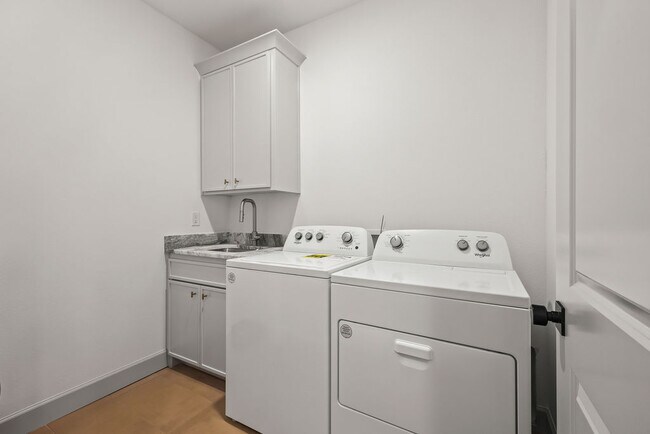 Building Photo - 1509 Padova Ave