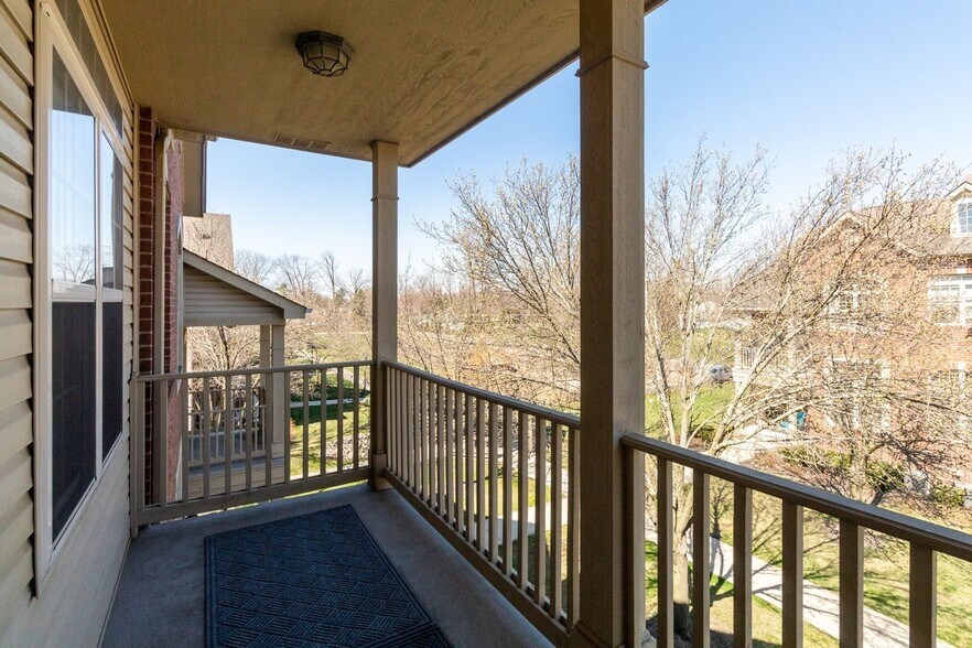 Building Photo - 422 Old Pine Way