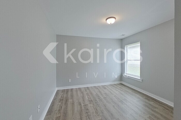 Building Photo - 855 Maple Trce
