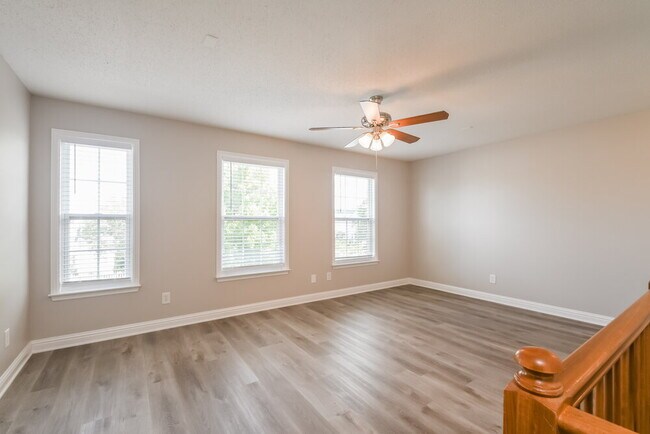 Building Photo - 13260 Heroic Way