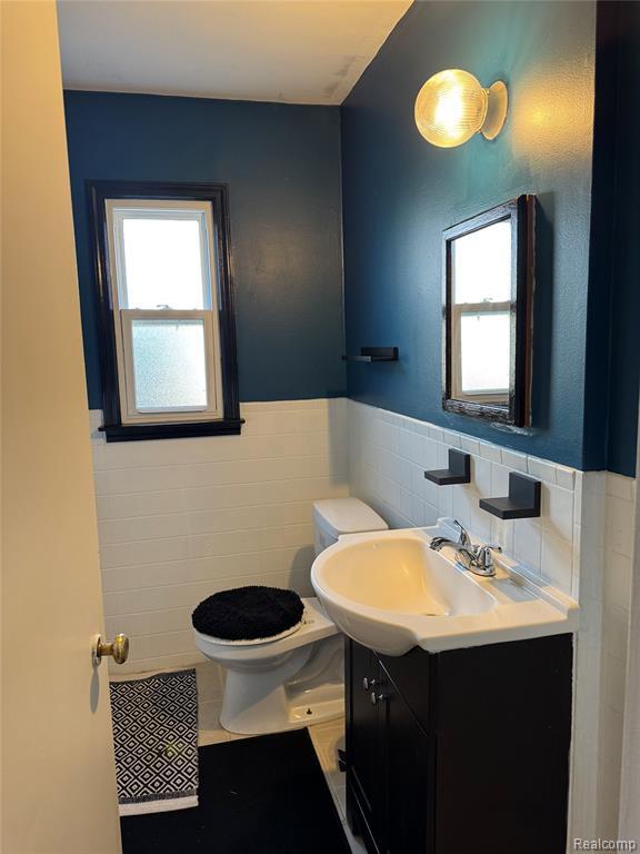 Building Photo - 1818 N Center St