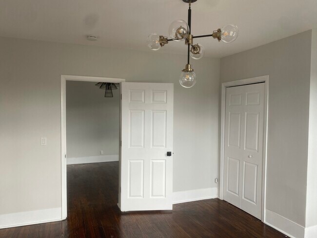 Building Photo - 481 Clove Rd