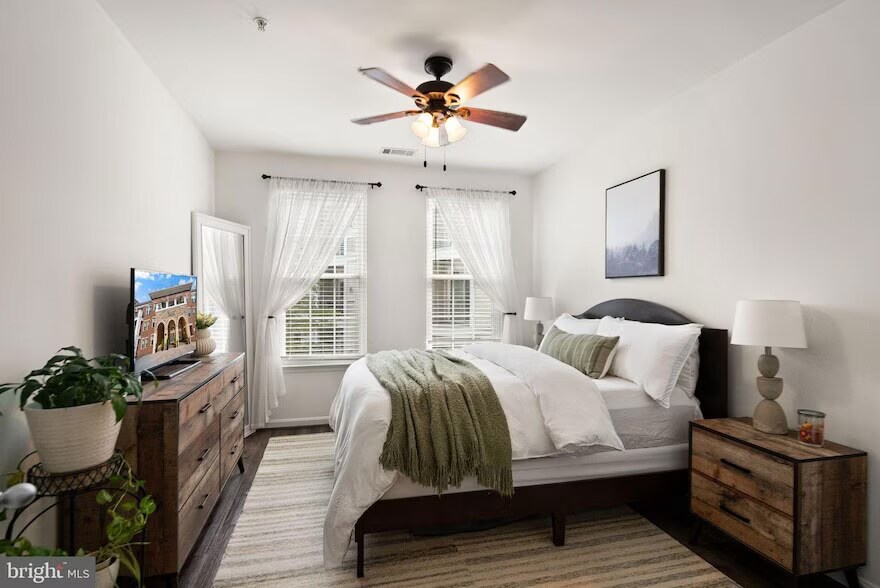 Building Photo - 2465 Army Navy Dr