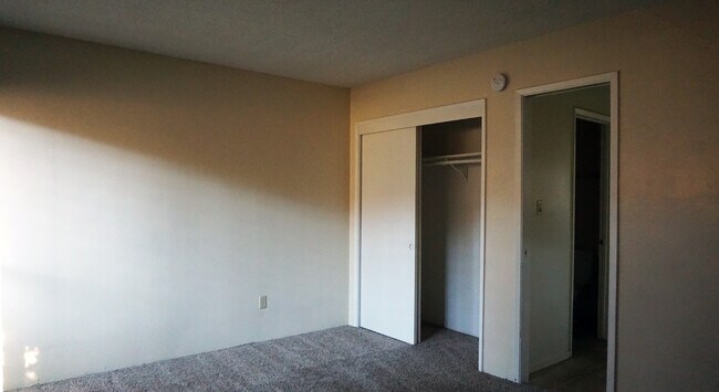 Building Photo - 2531 Olive St
