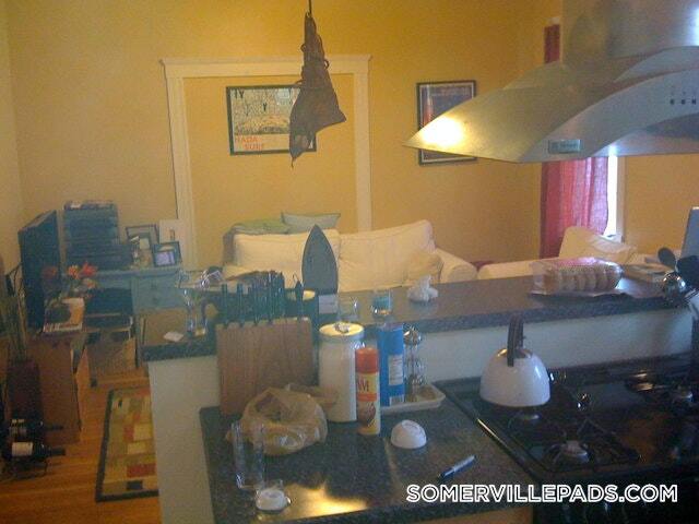 Building Photo - 6 Belmont St