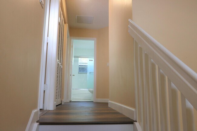 Building Photo - 708 Perdido Heights Dr