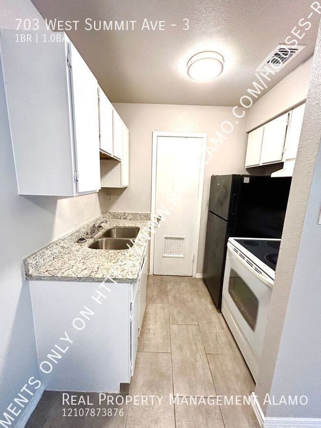 Building Photo - AVAILABLE NOW! Charming 1-Bedroom in the H...