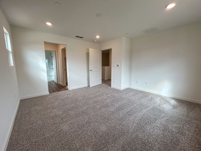 Building Photo - NEW BUILD HOME - Comfortable Living in a New Redding Neighborhood