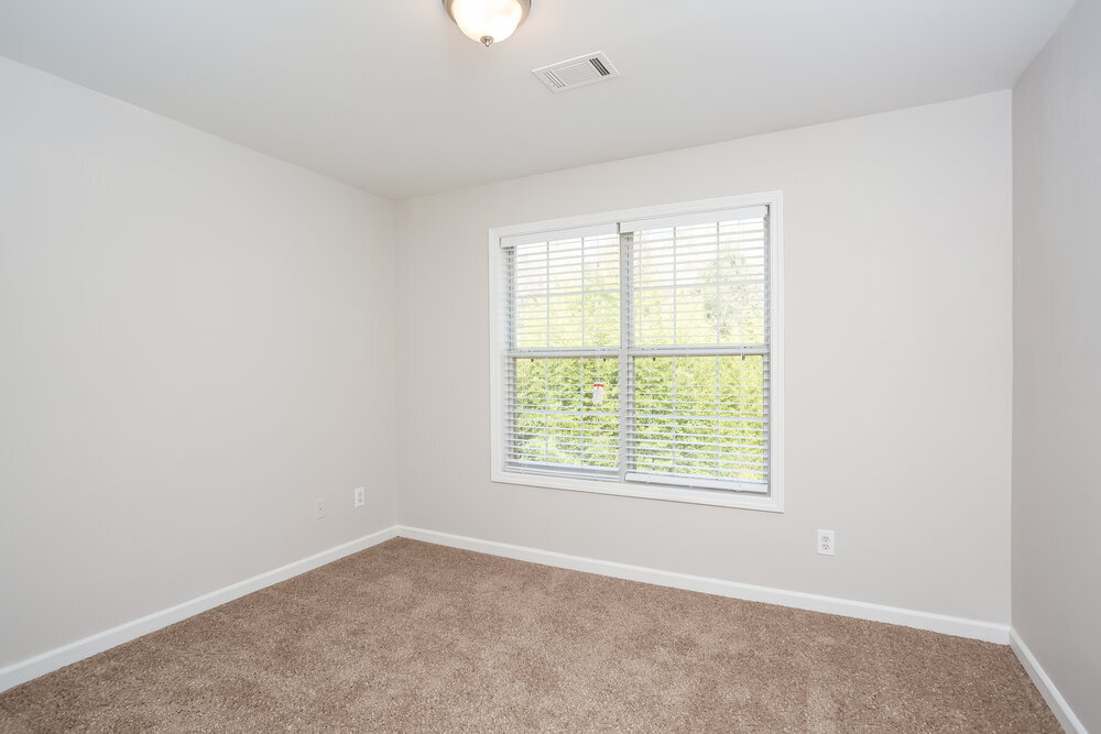 Building Photo - 5175 Yellow Pine Dr