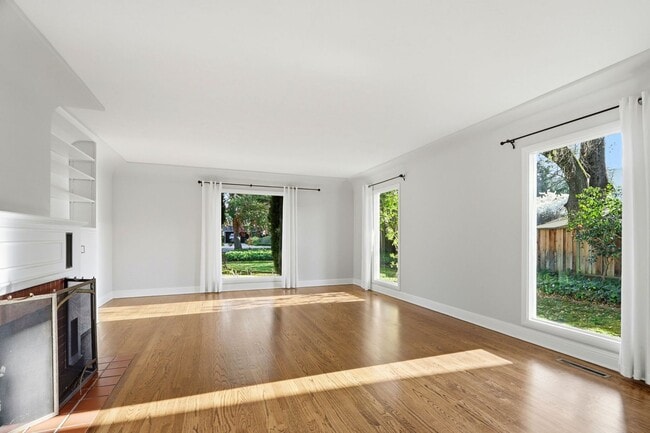 Building Photo - Gorgeous Large Lot 4-Bedroom Saratoga Home