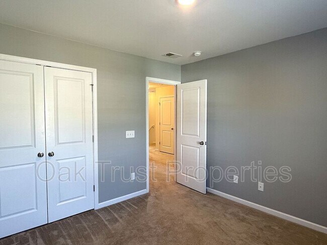 Building Photo - 3329 Conservancy Ln