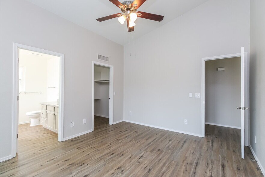 Building Photo - 6951 E Lomita Ave