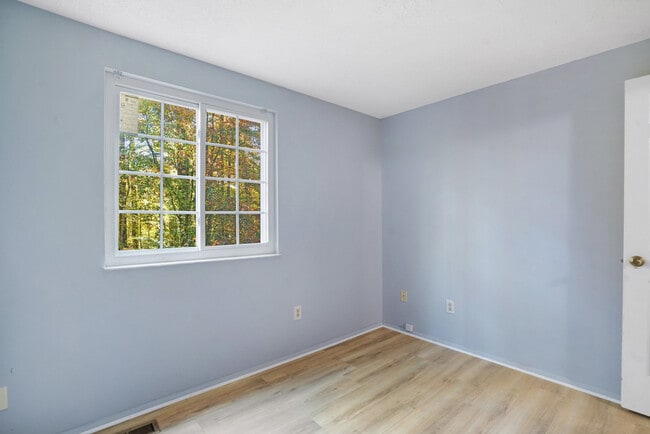 Building Photo - 8653 Bent Arrow Ct