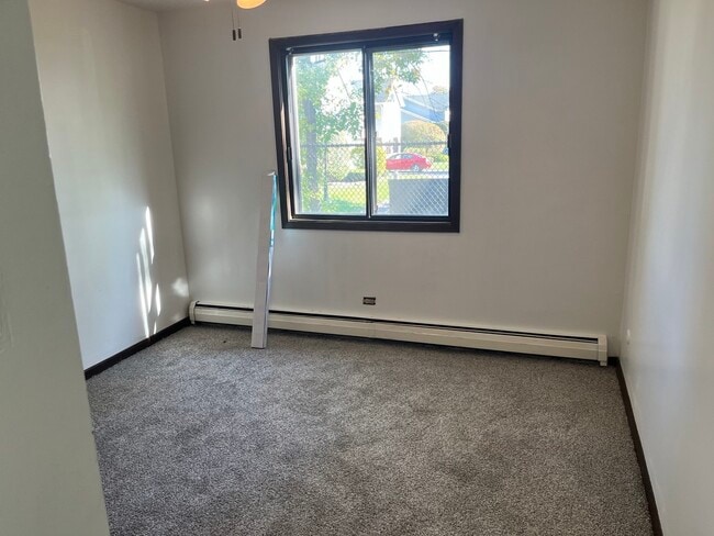 Building Photo - 14737 Kilpatrick Ave