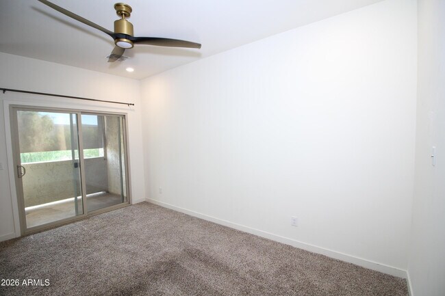 Building Photo - 2215 W Harmont Dr