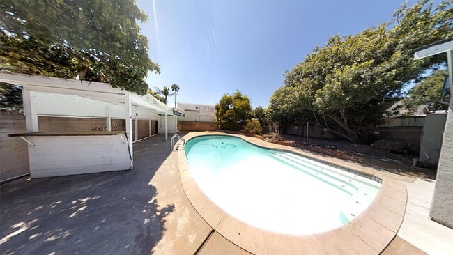 Building Photo - 4840 Art St