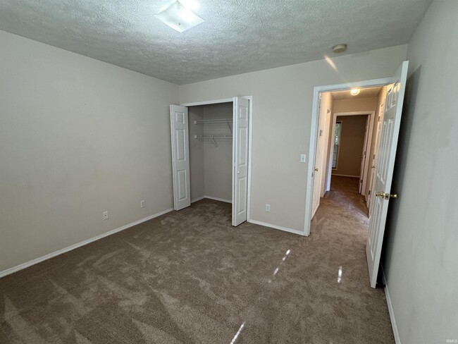 Building Photo - 7131 Greenlake Dr