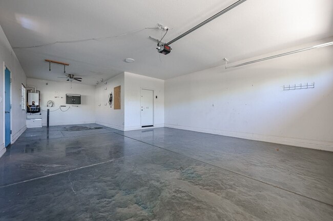 Building Photo - 2744 E Donato Dr