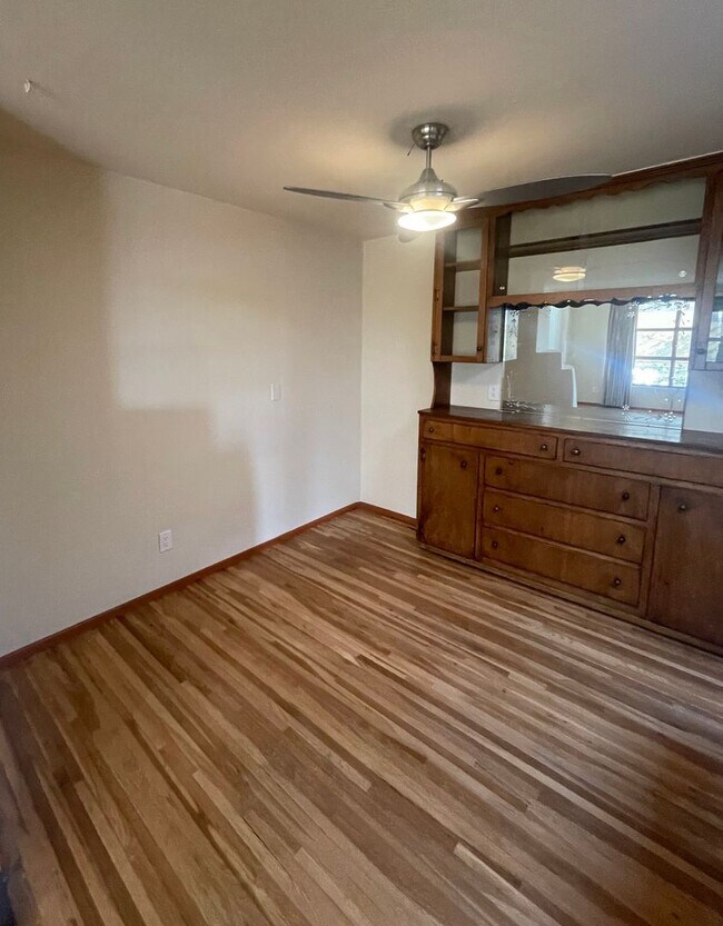 Building Photo - Casa Alegre 2 bedroom, 1 bath on Osage. Ha...
