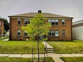 Building Photo - 5615 W Wisconsin Ave