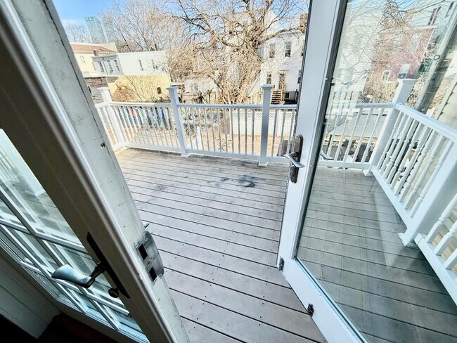 Building Photo - 204 Olean Ave