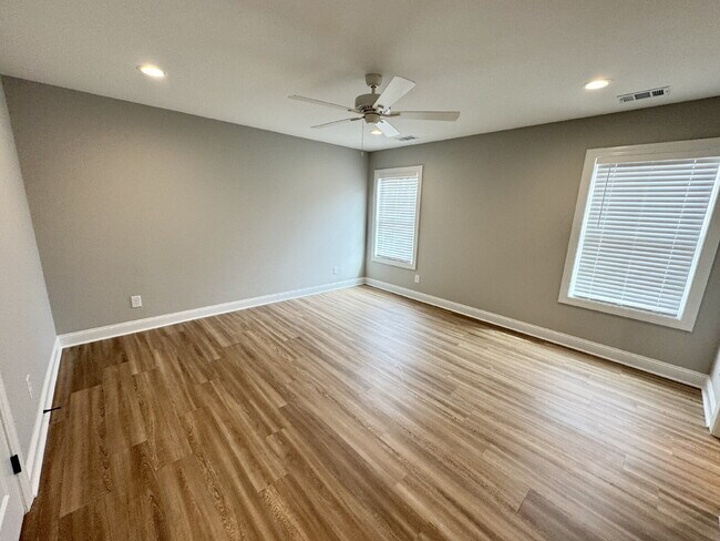 Building Photo - Charming 3-bedroom home ready to welcome its first family!