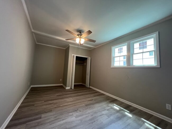 Building Photo - MOVE-IN Special*$250 off first month's ful...