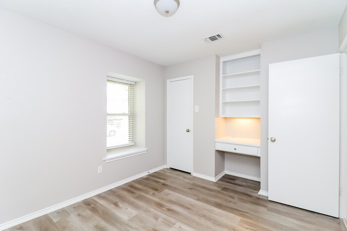 Building Photo - 1312 Nelson Pl