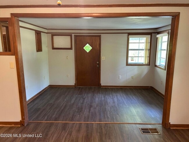 Building Photo - 3464 S Red Banks Rd