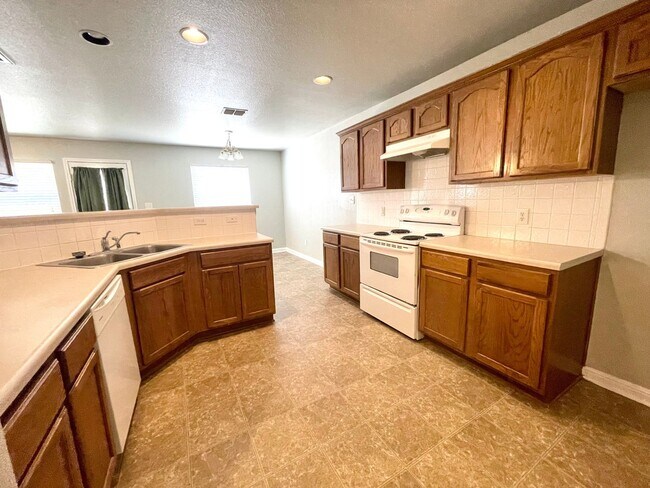 Building Photo - 10814 Gallop Falls