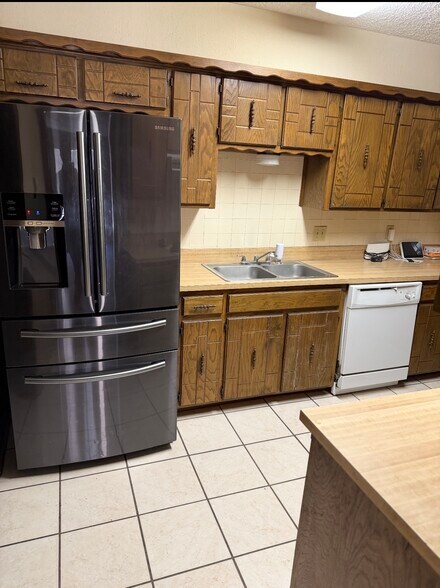 Building Photo - 4424 Ridgecrest Cir