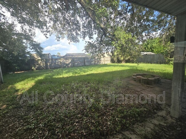 Building Photo - 215 S Kimbrel Ave