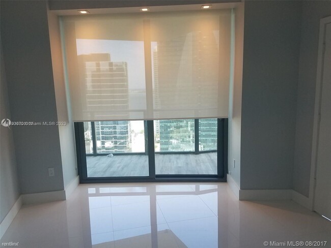 Building Photo - 2 br, 2 bath Condo - 1300 S Miami Ave