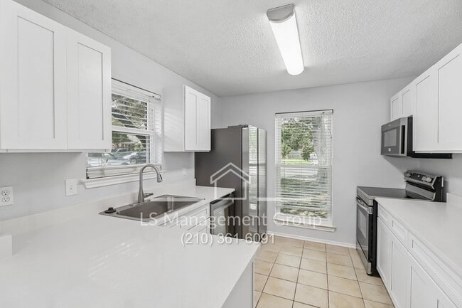 Building Photo - 3118 Bear Springs Dr