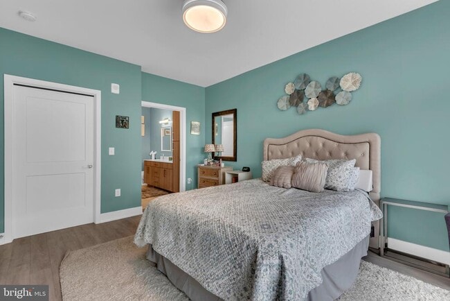 Building Photo - 145 Riverhaven Dr