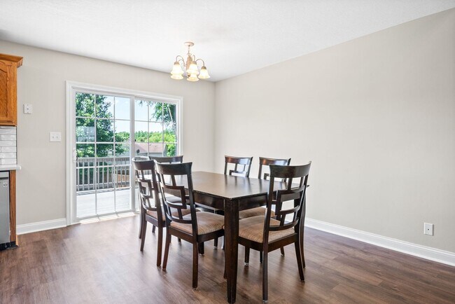Building Photo - 680 Foxfield Dr
