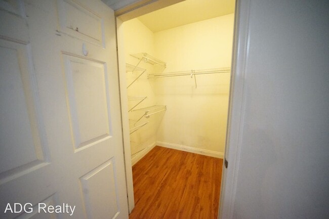 Building Photo - 2 br, 2 bath House - 9330 W Maule Ave #123...