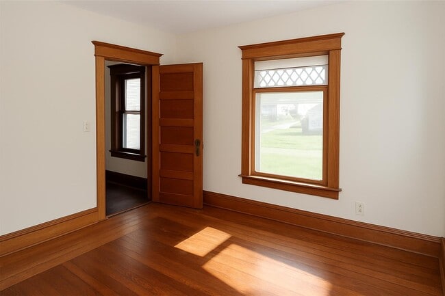 Building Photo - 413 Highland Ave
