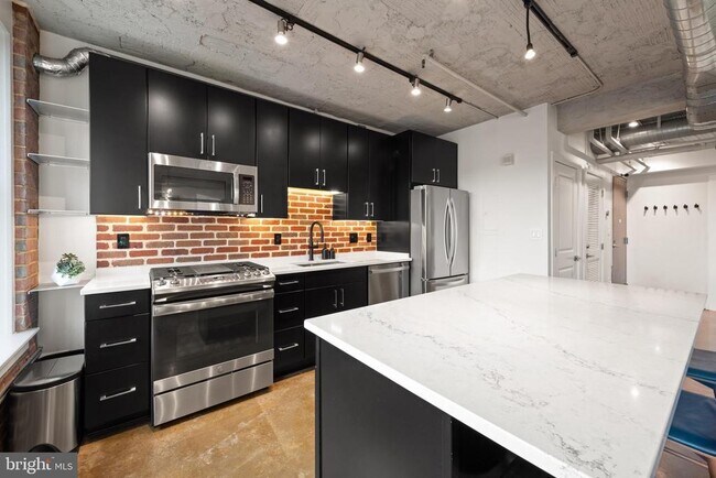 Building Photo - 916 G St NW