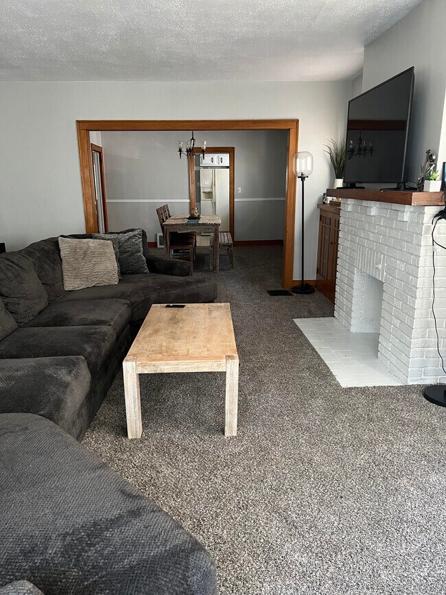 Building Photo - 1946 Princeton Dr