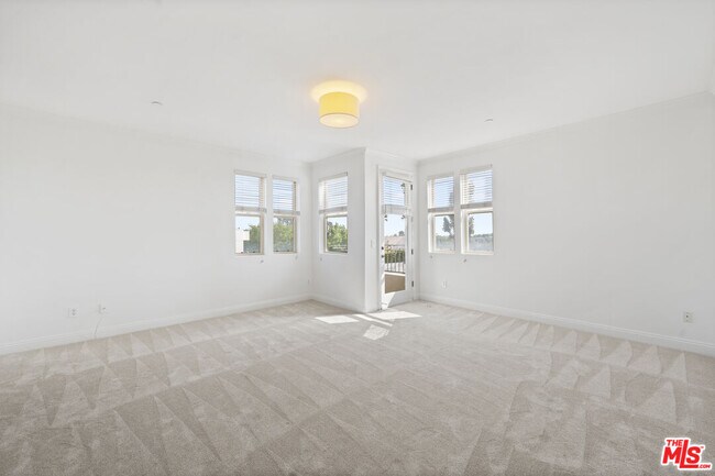Building Photo - 1820 Benecia Ave