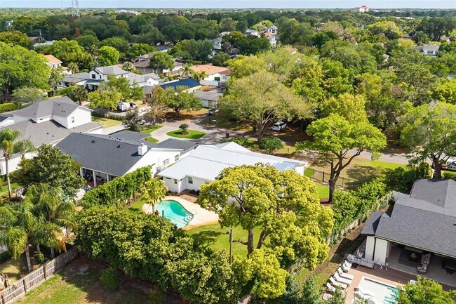 Building Photo - 1711 Chestnut Ave