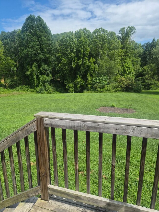 Building Photo - Heiskell 37754 - 3 bedroom, 2 bath home - Call Lisa Vineyard (865) 216-9334