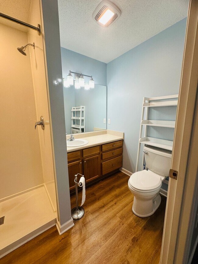 Building Photo - 3 bedroom, 2 bath w/ 2-car garage convenient to Sevier, Knox & Jefferson Counties - available now