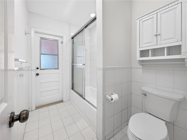 Building Photo - 14121 SW 97th Ave