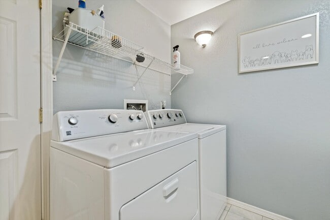 Building Photo - 4001 S Flanders Way