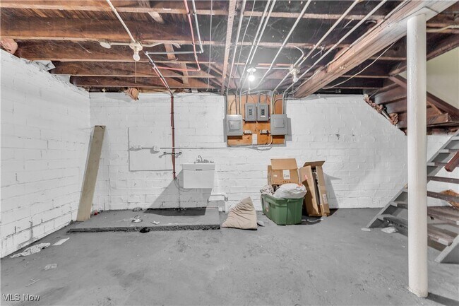 Building Photo - 3420 W 117th St